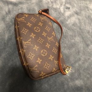 POCHETTE ACCESSOIRES authentic louis vuitton
